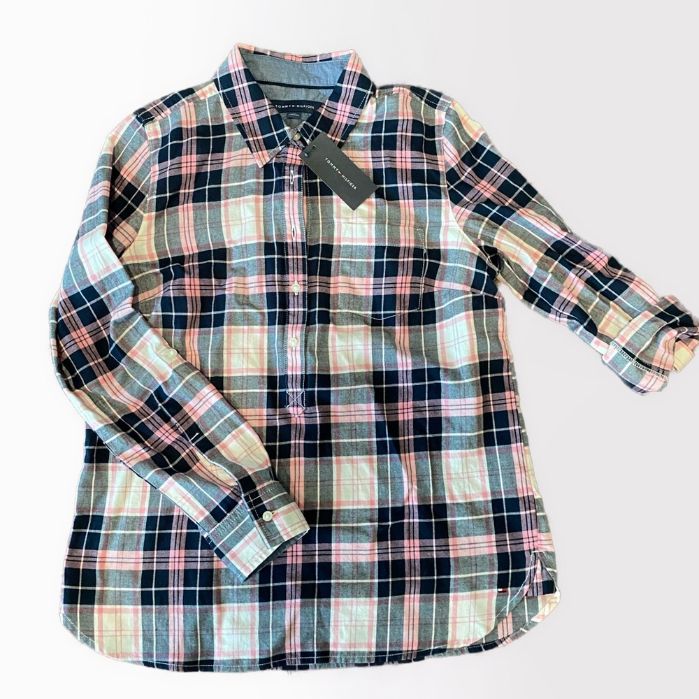 Tommy Hilfiger half button flannel size small NWT
